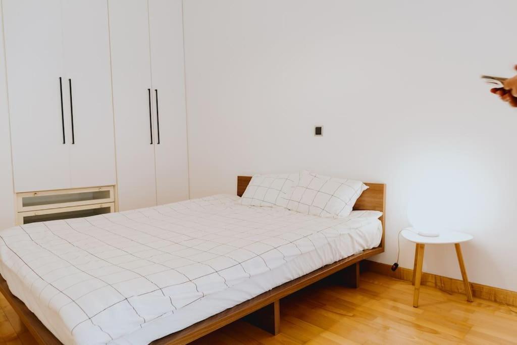 Cosy & Spacious Central Apartment Komotini Exterior photo