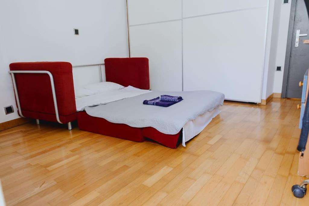 Cosy & Spacious Central Apartment Komotini Exterior photo